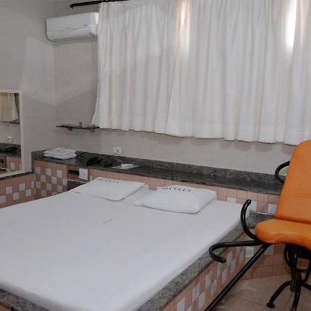 ברטוס Motel Seculus מראה חיצוני תמונה